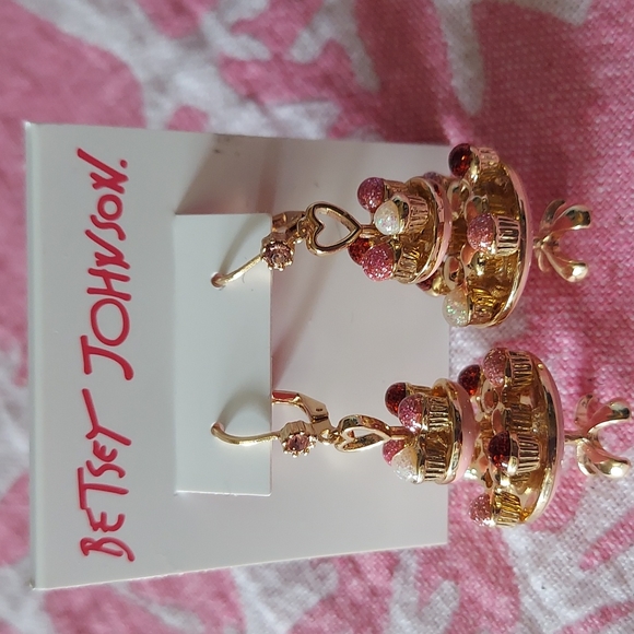Betsey Johnson TIERED CUPCAKE EARRINGS - Picture 2 of 5